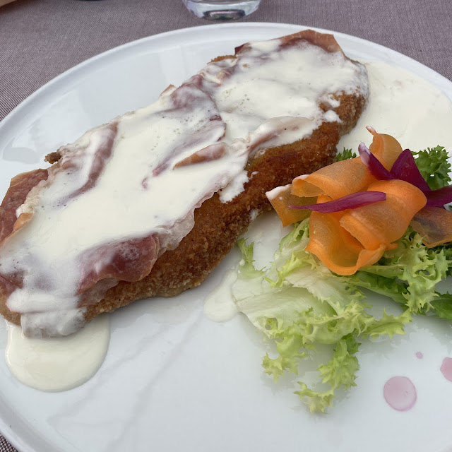 Cotoletta Alla Bolognese