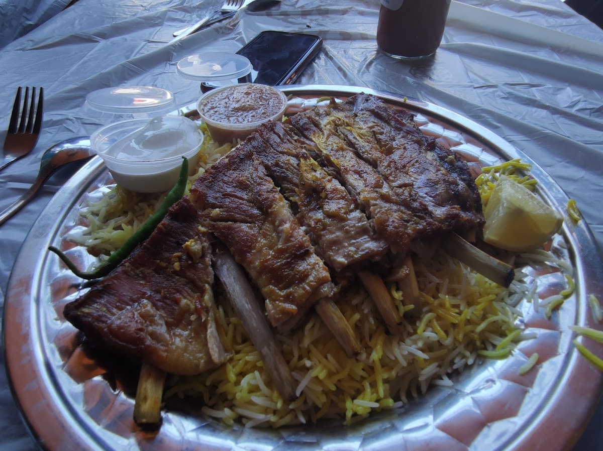 Almadina resturant & cafe - Photo 3