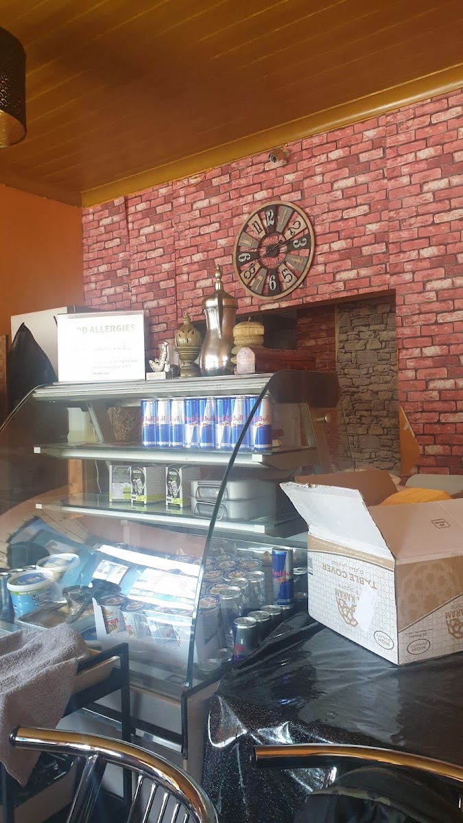 Almadina resturant & cafe - Photo 6