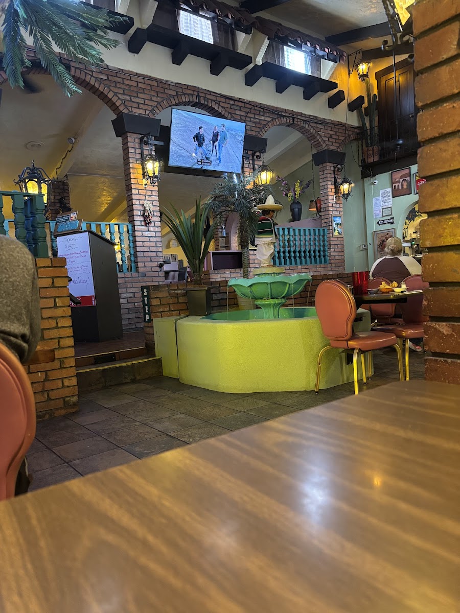 Bean Bandit Mexican Restaurant - Photo 2