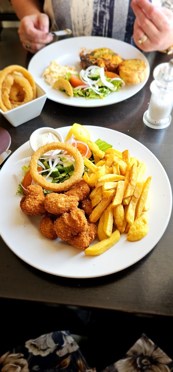 The Three Tuns - Photo 1