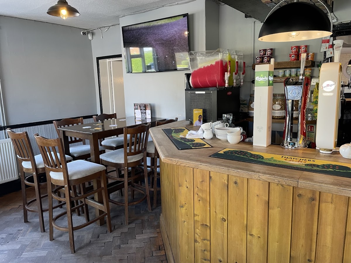 The Three Tuns - Photo 4