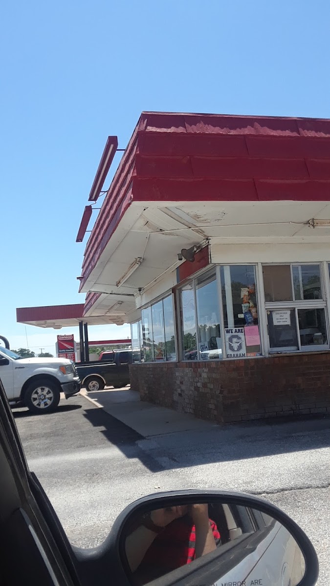 Dairy King - 910 Elm St - Photo 1