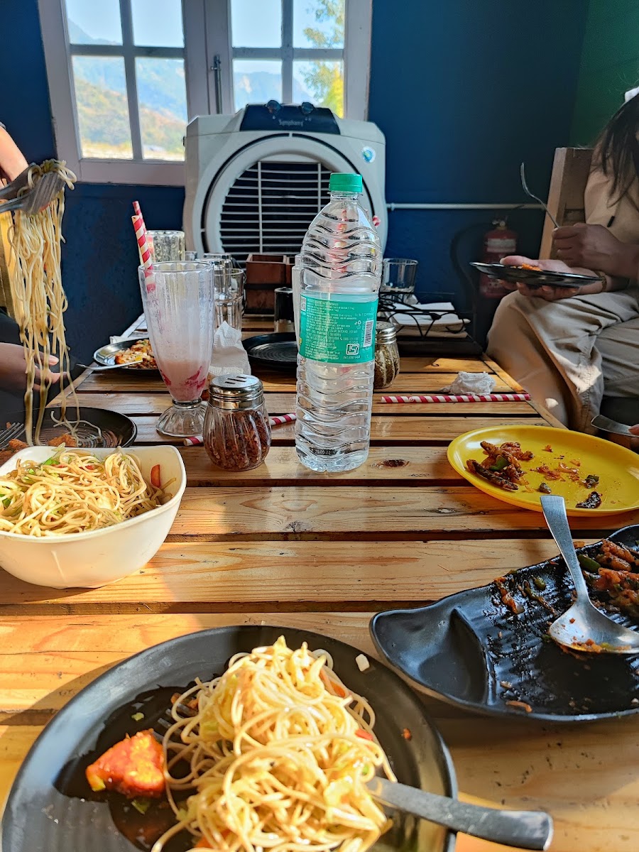 Lamplighter Café - Dehradun - Photo 5