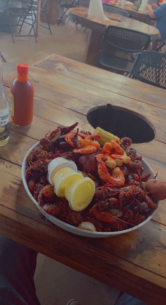 Crawfish Shack - 211 E End Blvd S - Photo 9