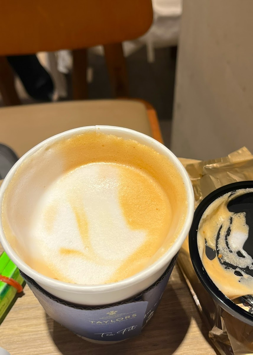 Louisa Coffee 路易莎咖啡 (古亭門市 捷運三號出口) - Roosevelt Rd - Photo 3