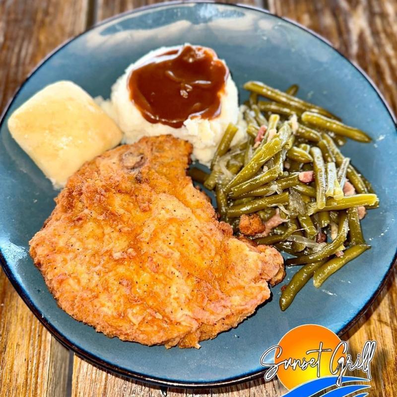 Sunset Grill - 4269 MS-43 - Photo 3