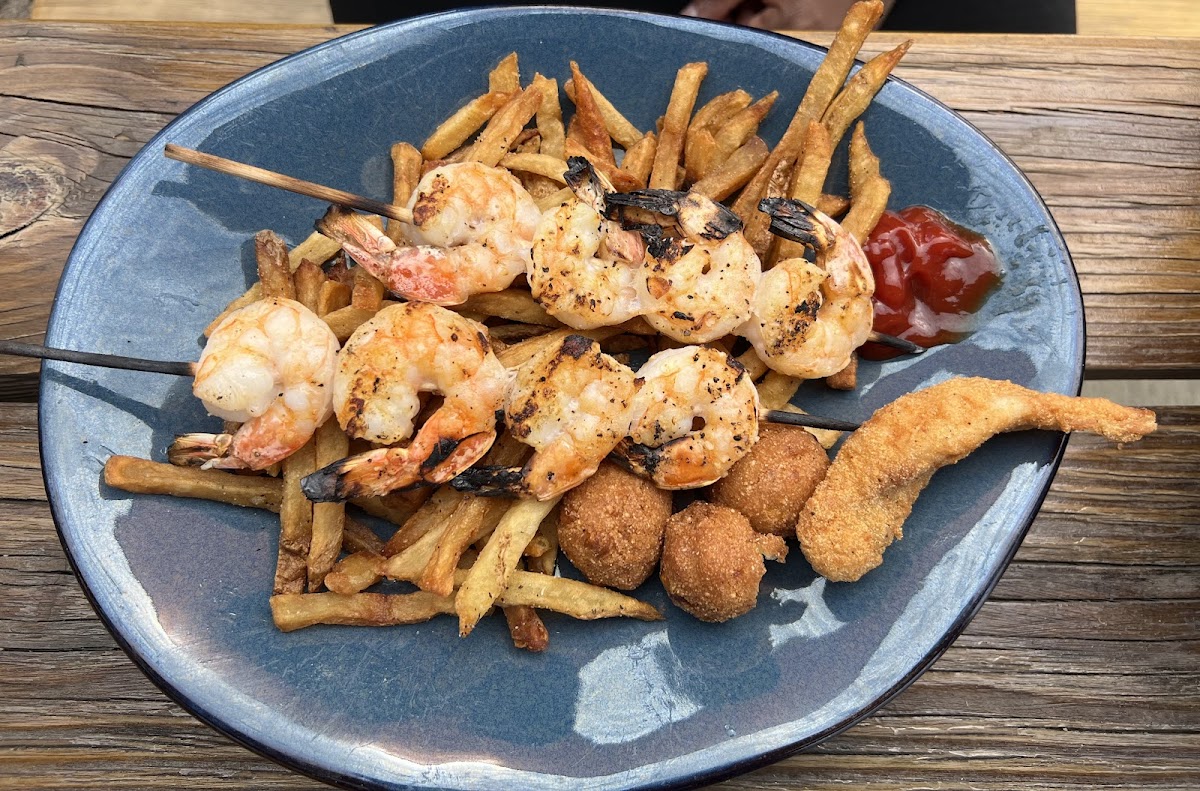 Sunset Grill - 4269 MS-43 - Photo 8