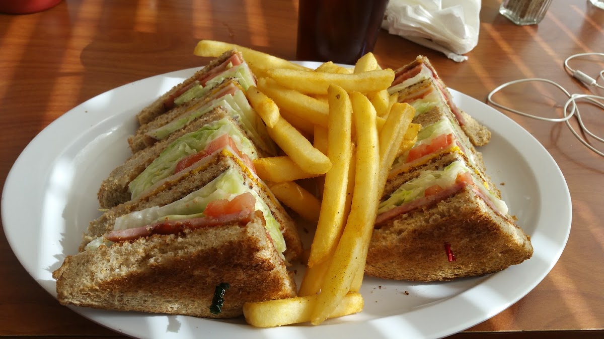 Gabriel's Burgers - Photo 7
