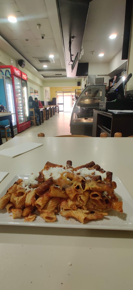 Big Shot Café - Photo 8