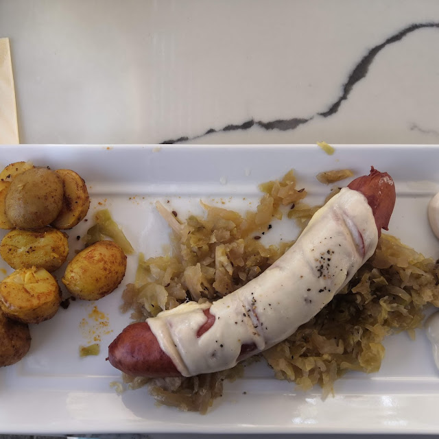 נקניקית באד הומבורג Bud Homburg Sausage