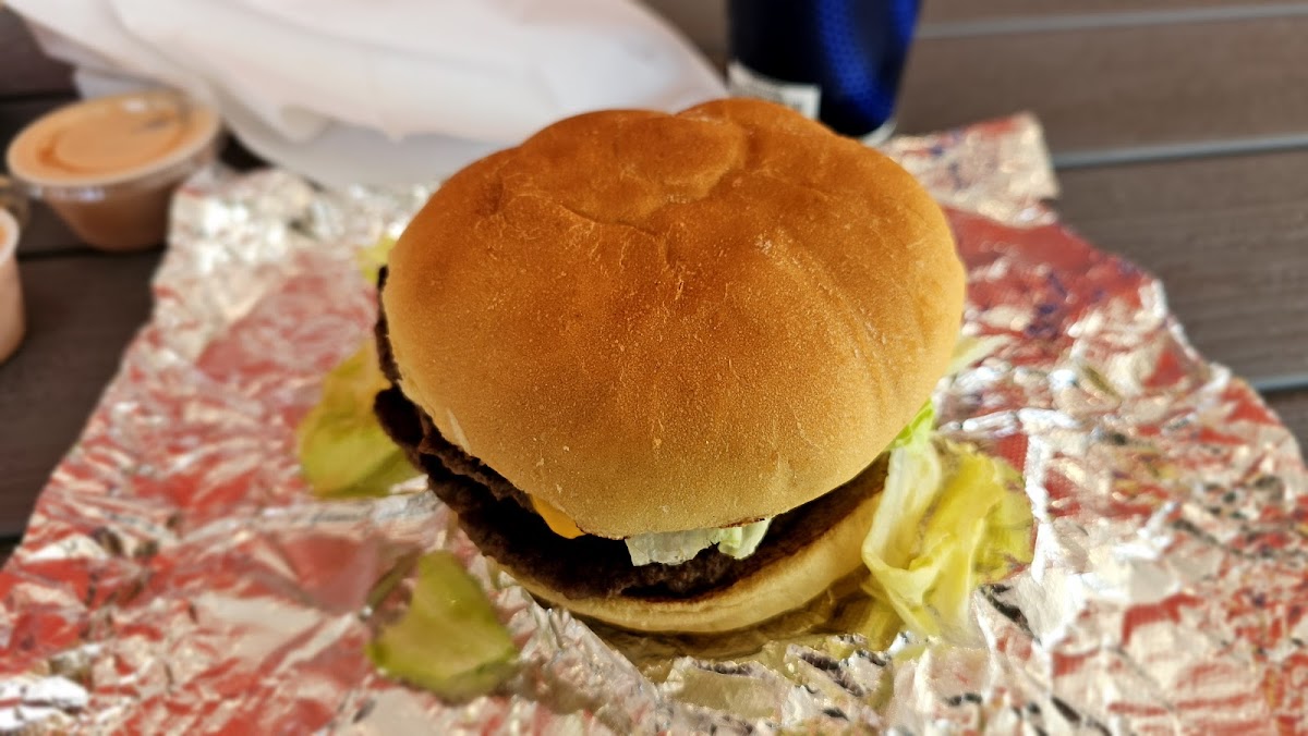 The Burger Barn - 28 N Bear Lake Blvd - Photo 7