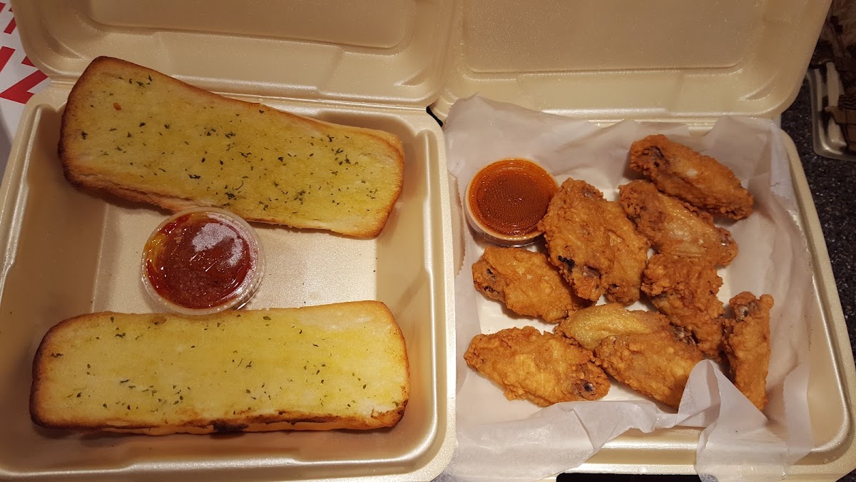 Joe's Pizza - 23 W Stephenson St - Photo 9