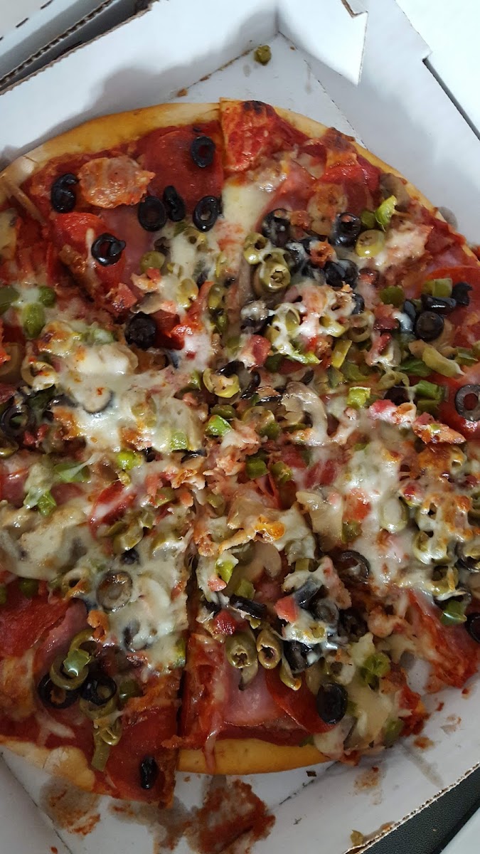 Joe's Pizza - 23 W Stephenson St - Photo 7