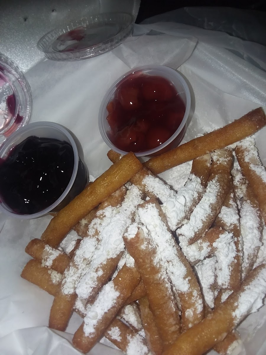 Fattie's Bar & Grill - Photo 4