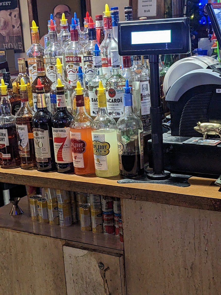 Fattie's Bar & Grill - Photo 6