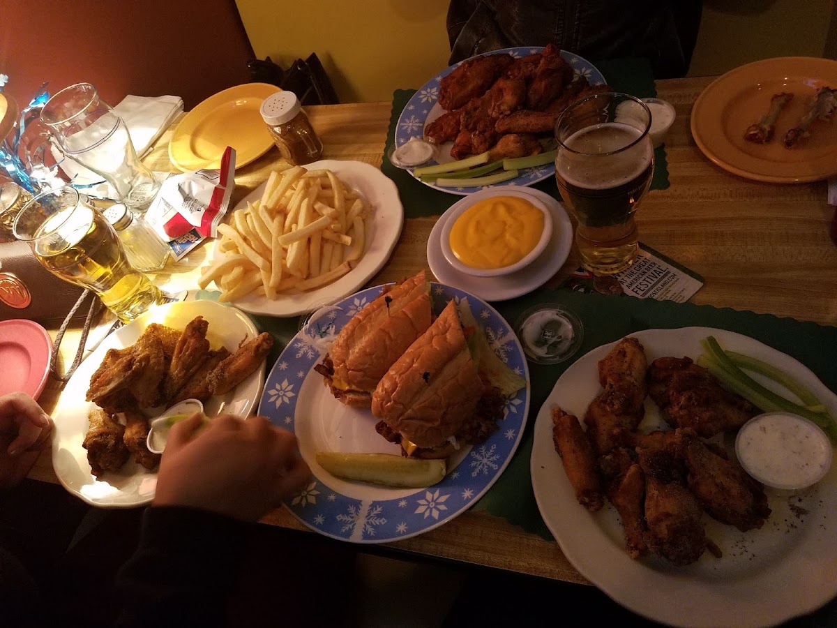 Fattie's Bar & Grill - Photo 7