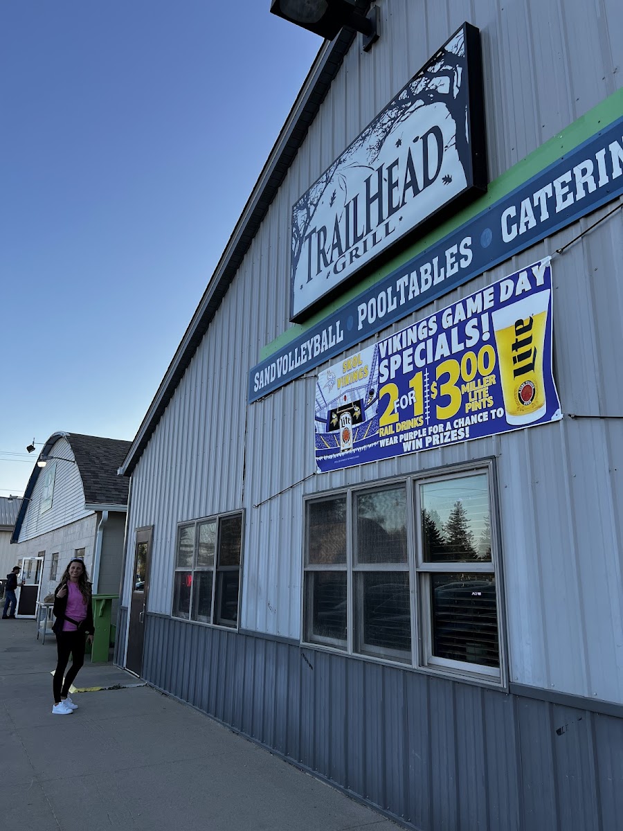 TrailHead Grill and Lanes - Photo 4