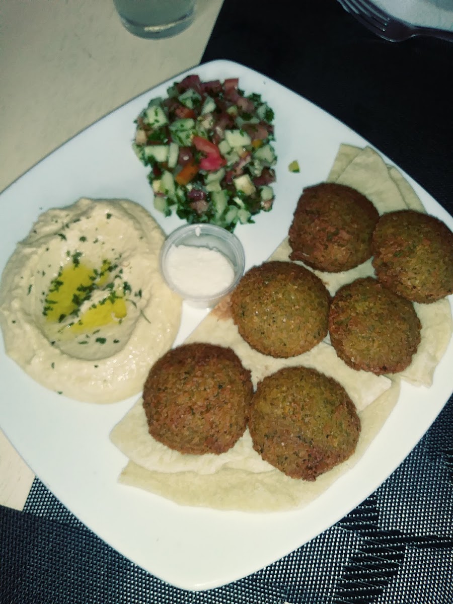 Cedar Grill - Belmopan - Photo 9