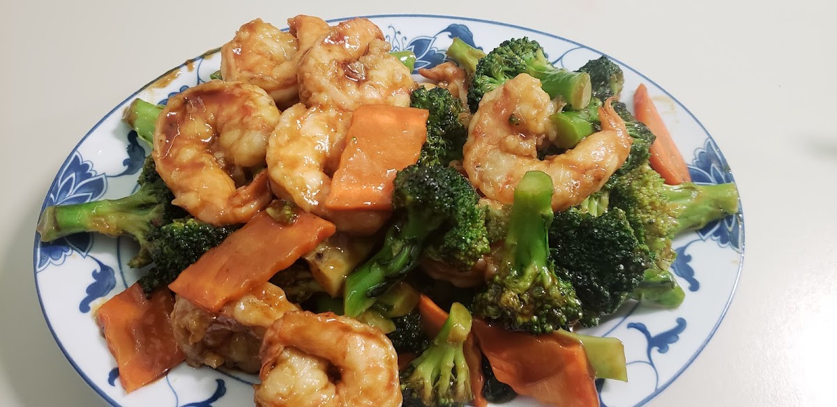 Mandarin Garden 京華園 - 555 Chalkstone Ave