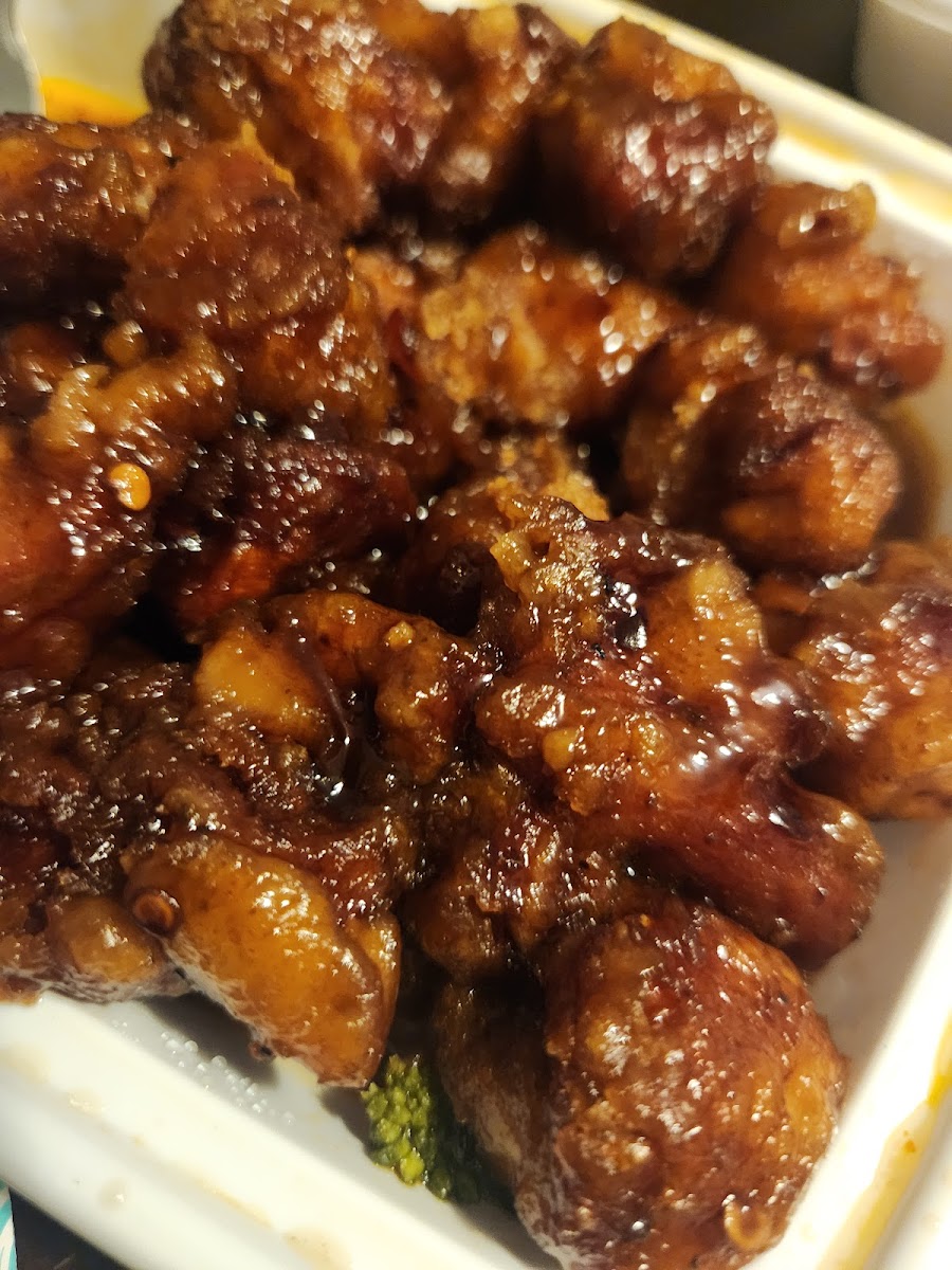 Mandarin Garden 京華園 - 555 Chalkstone Ave - Photo 2