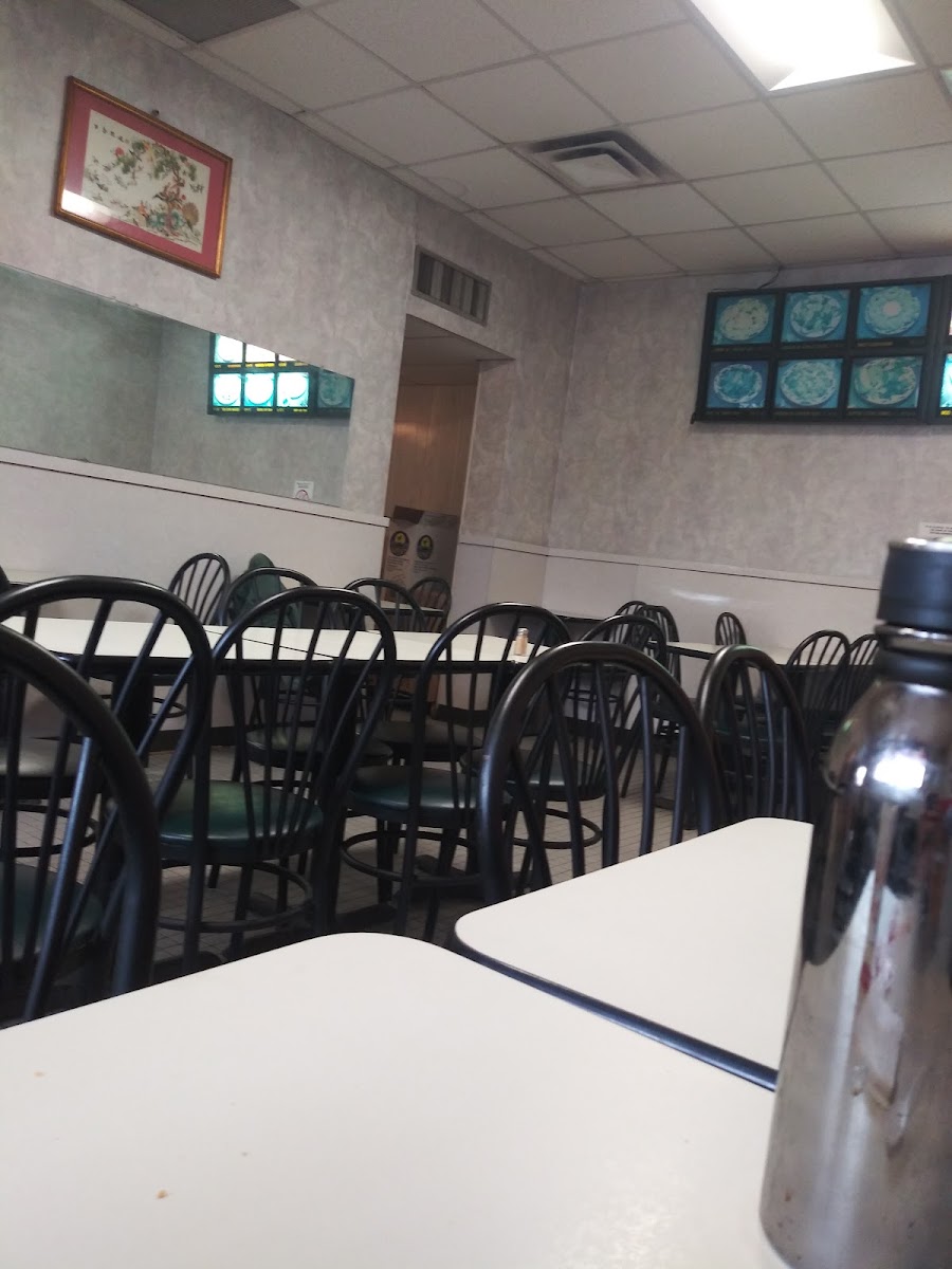 Mandarin Garden 京華園 - 555 Chalkstone Ave - Photo 3