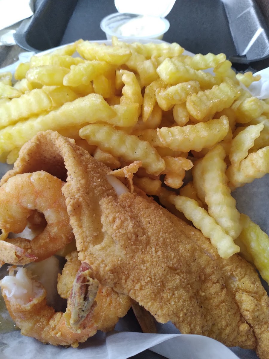 A Town Wings - 831 E Alice St - Photo 9