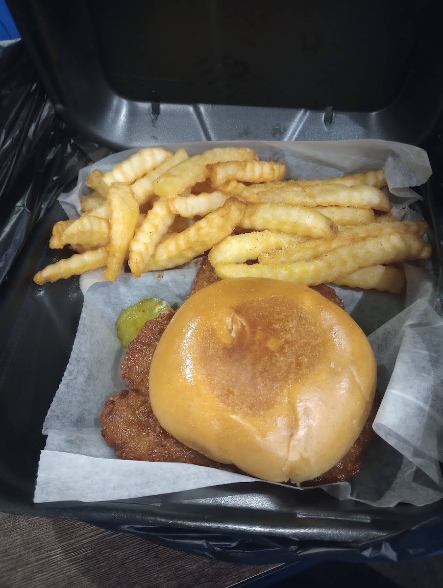 A Town Wings - 831 E Alice St - Photo 3