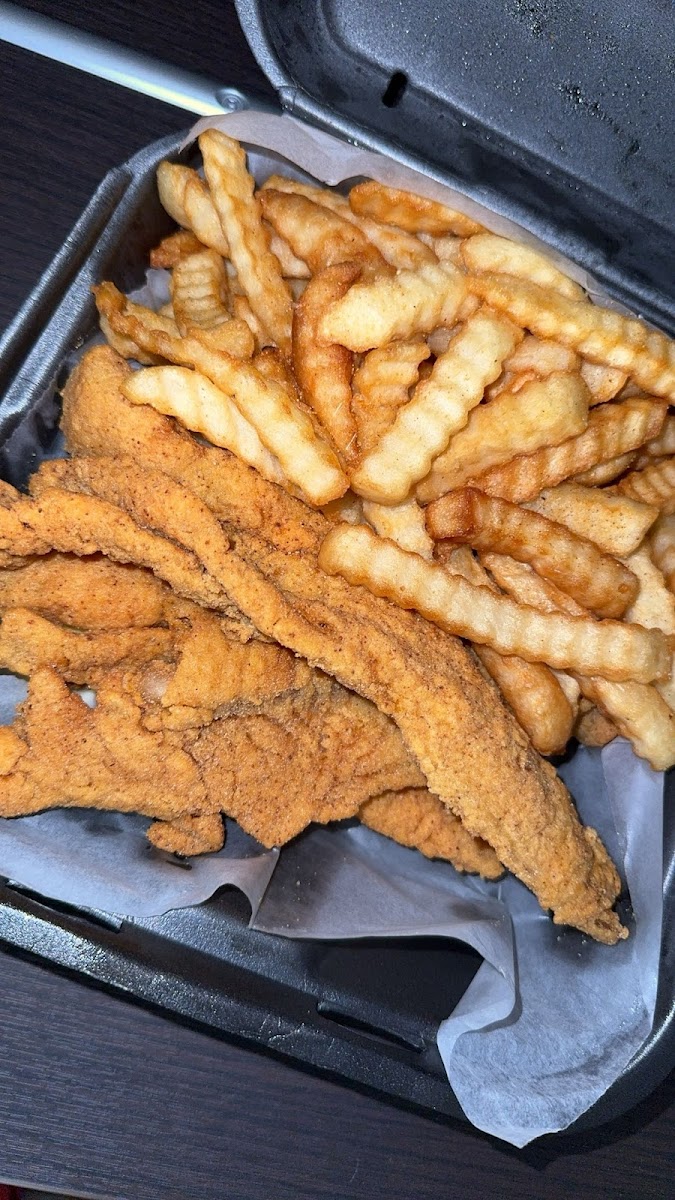 A Town Wings - 831 E Alice St - Photo 7
