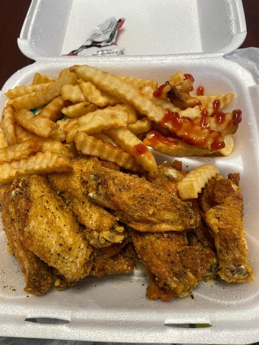 American Wings & Deli - Photo 4