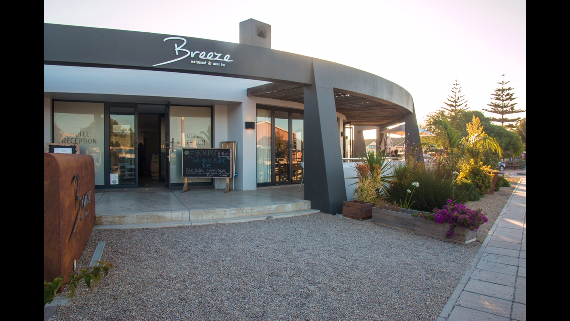 Breeze Restaurant - 7357