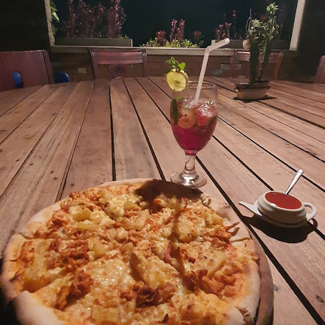 Hawaiian Pizza