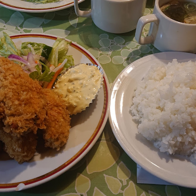 カキフライ定食です季節によってはないときもあります