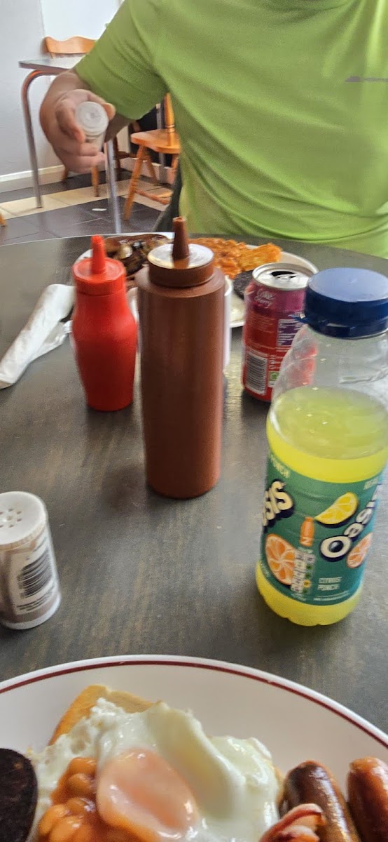 Charlie's Cafe - Caerphilly CF83 8BY - Photo 6