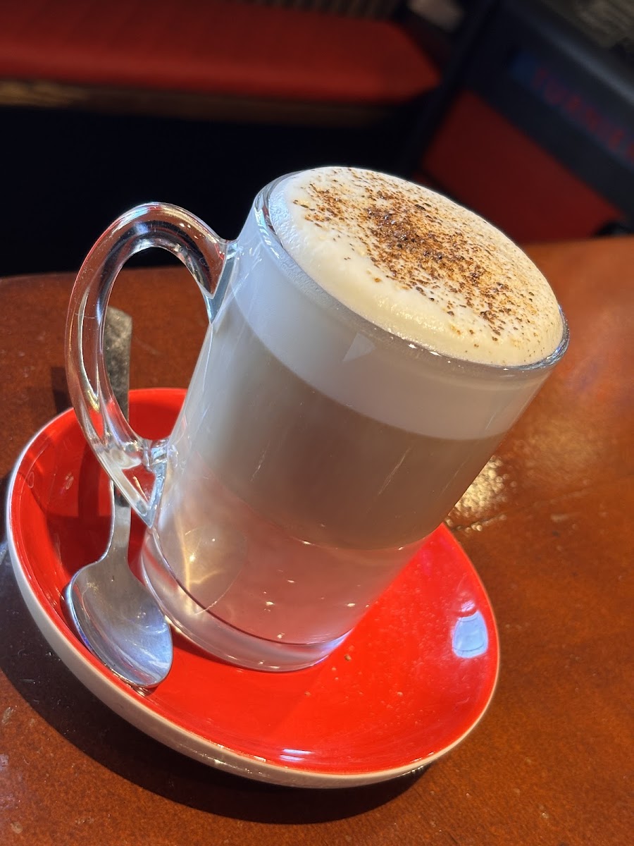 Café Paris - Spielplatzstraße 34 - Photo 2