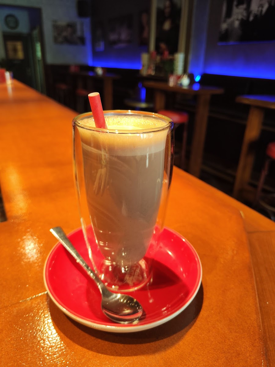 Café Paris - Spielplatzstraße 34 - Photo 4