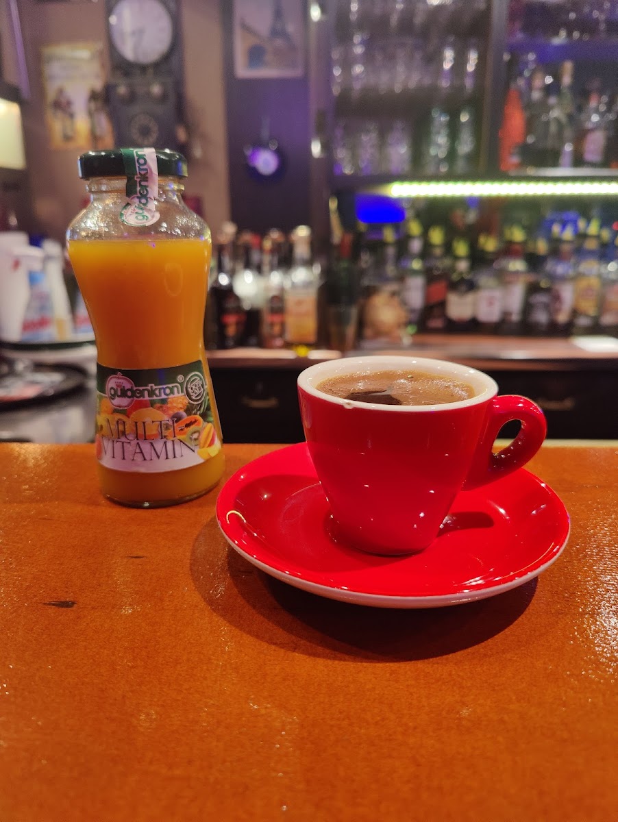 Café Paris - Spielplatzstraße 34 - Photo 5