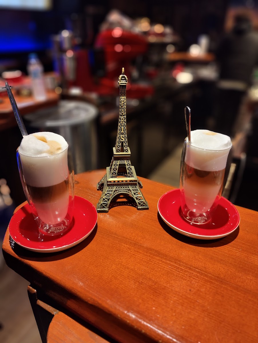 Café Paris - Spielplatzstraße 34 - Photo 6