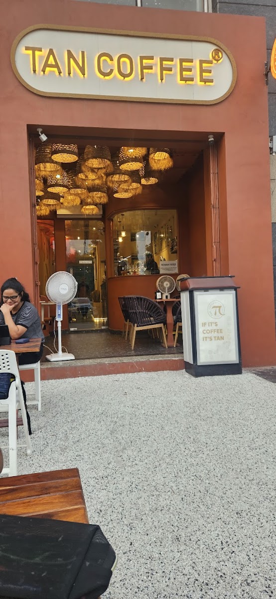 TAN COFFEE - Sector 39 - Photo 2