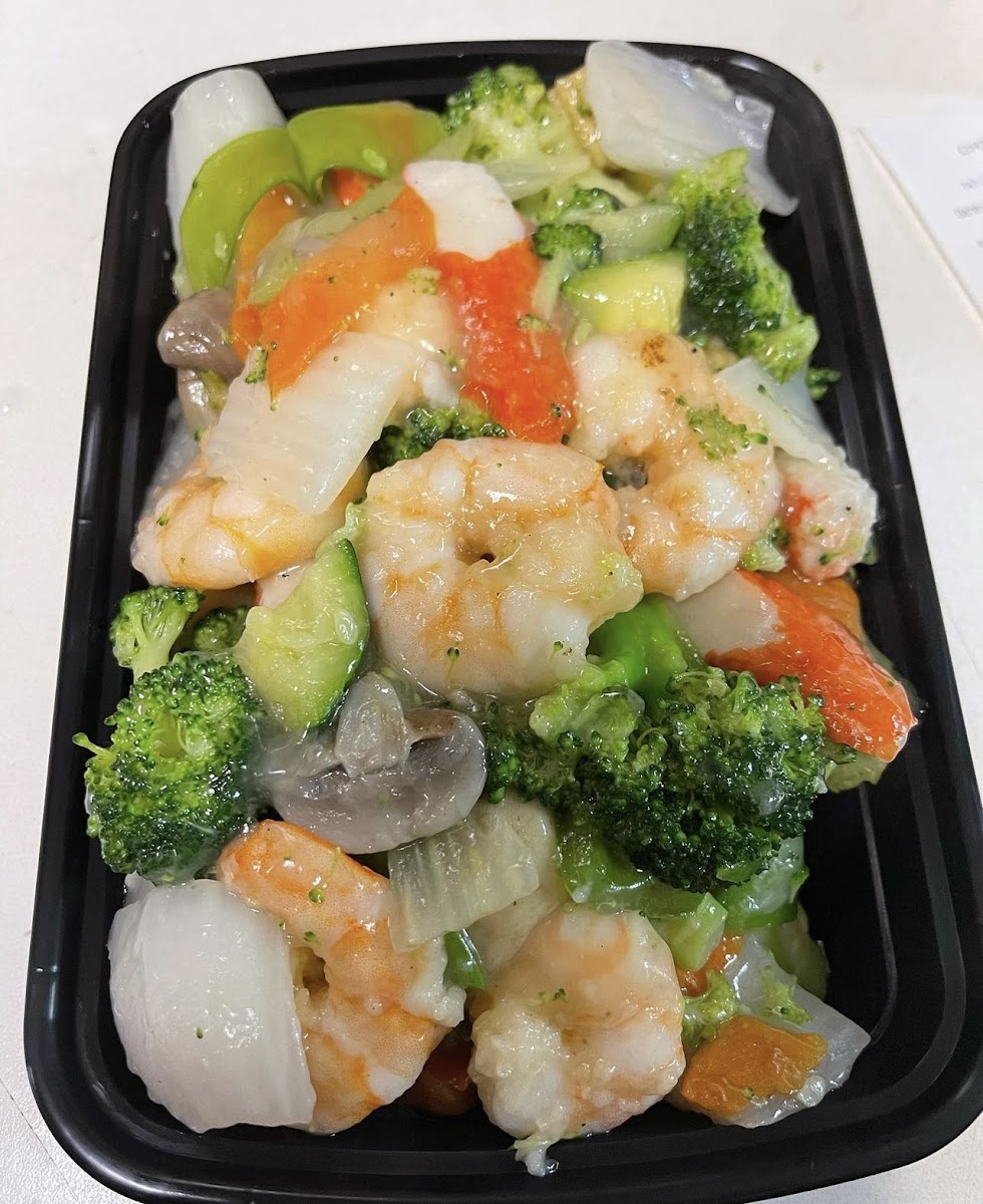 China Garden Restaurant - 711 N 14th St - Photo 6