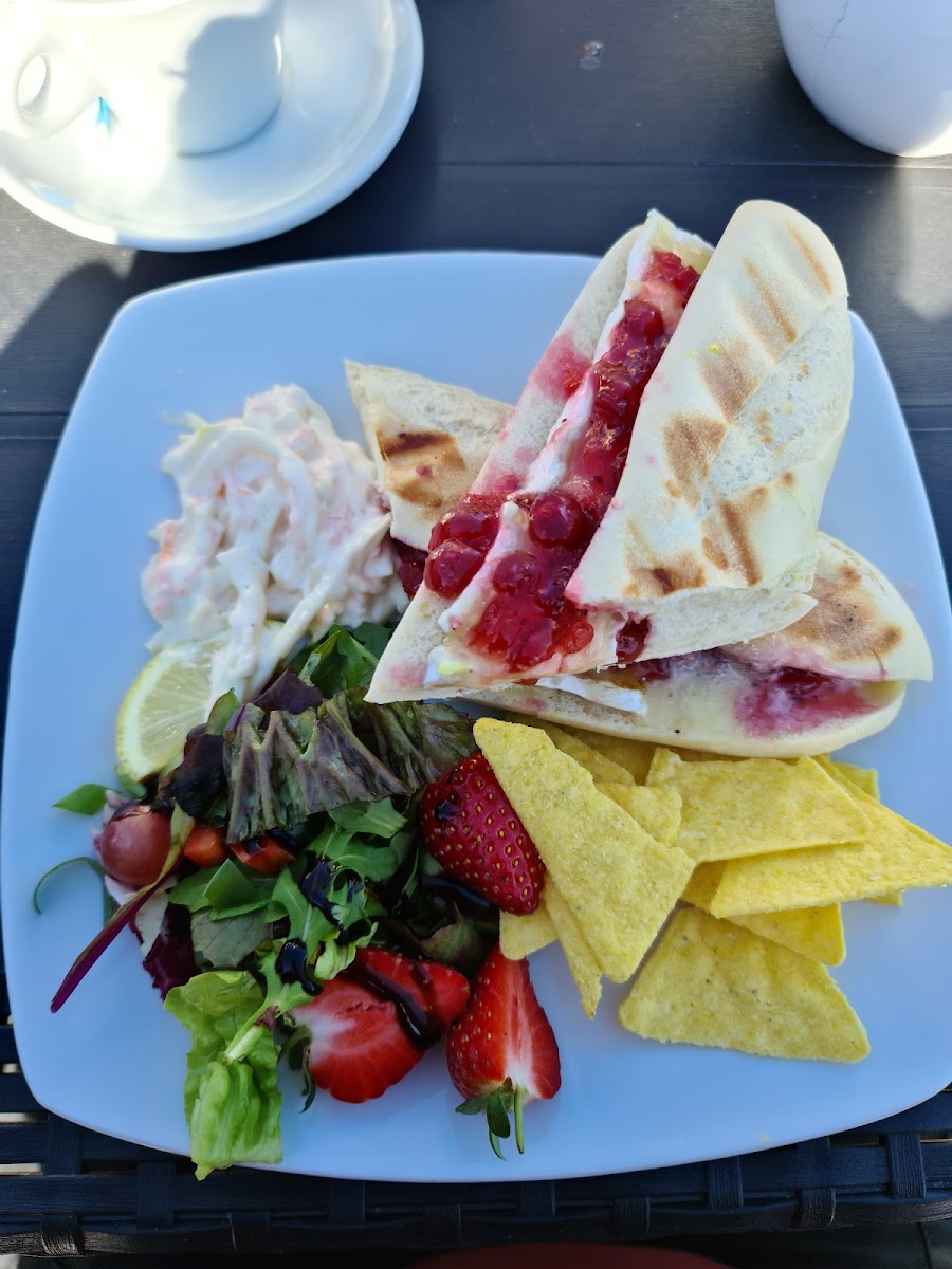 Ropes Bistro - Photo 1