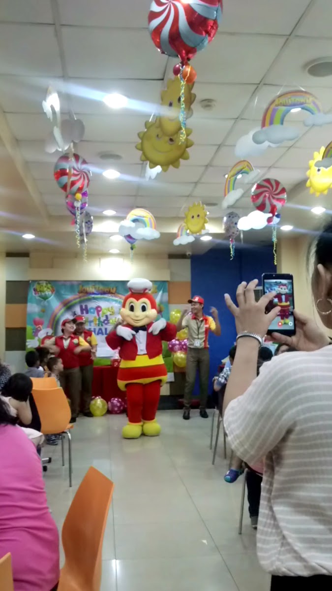 Jollibee - Muntinlupa City - Photo 1
