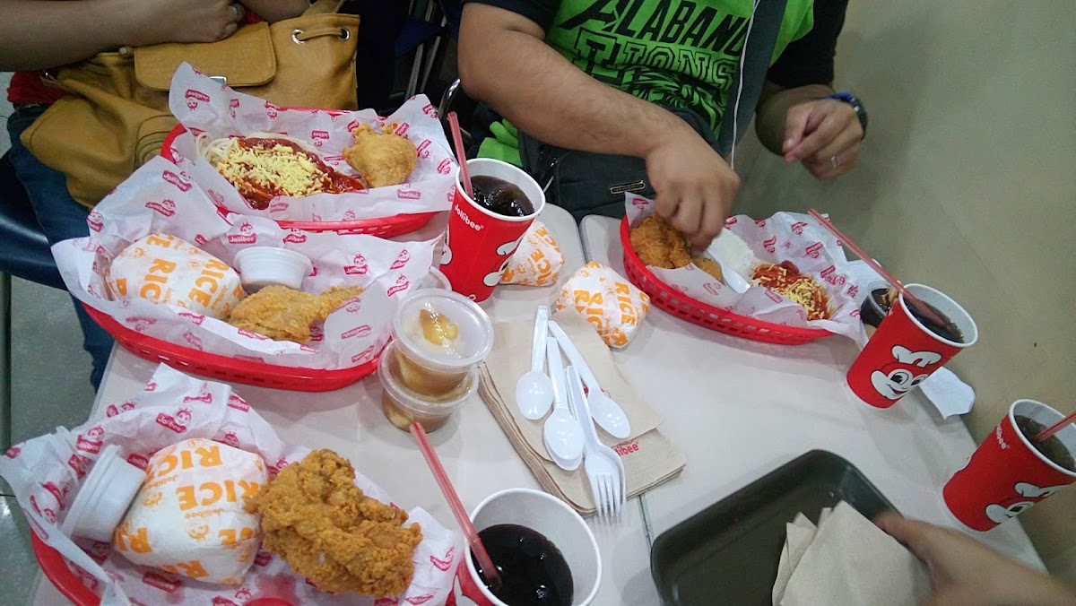 Jollibee - Muntinlupa City - Photo 7