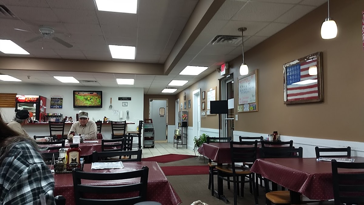 American Grille - Photo 3