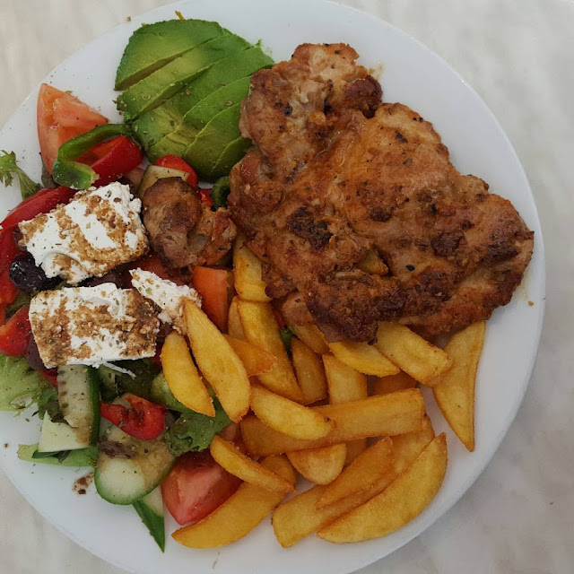Grilled Chicken Chips and Salad