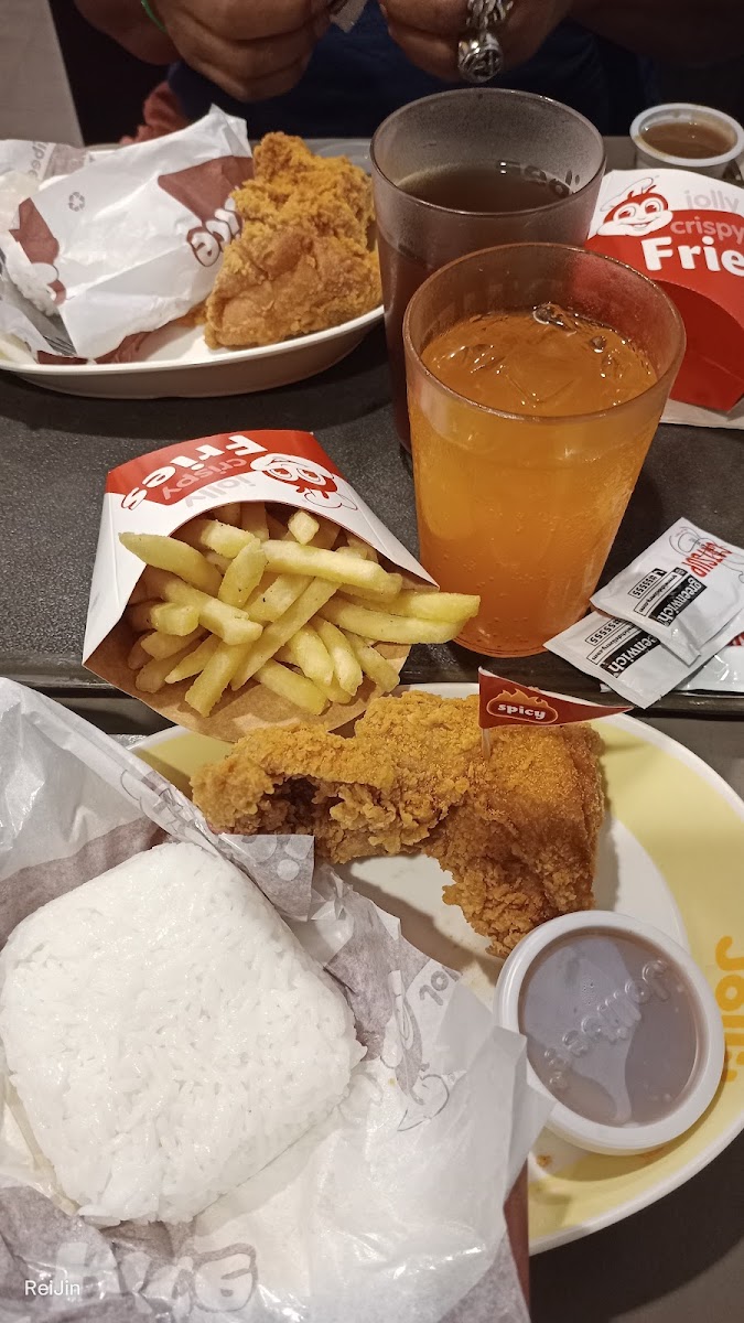 Jollibee - Naval - Photo 9