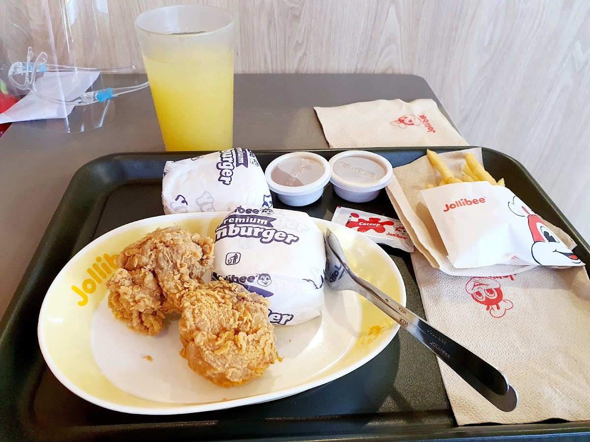 Jollibee - Naval - Photo 2