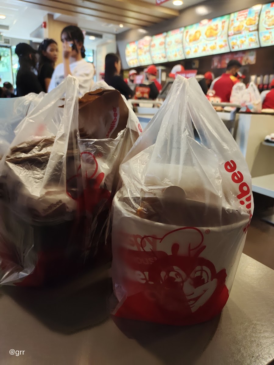 Jollibee - Naval - Photo 7