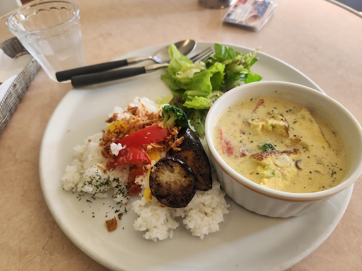 Plus1 Cafe Garden - Photo 2