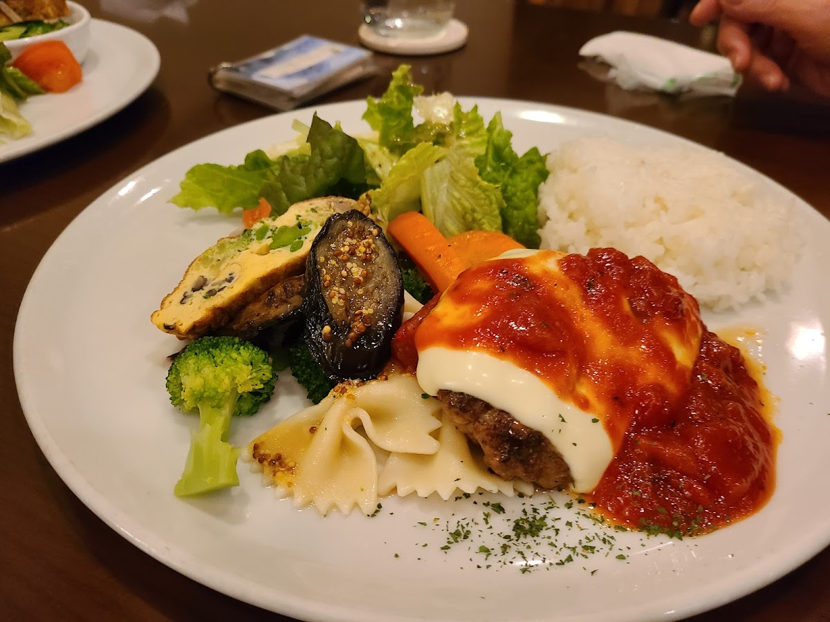Plus1 Cafe Garden - Photo 4
